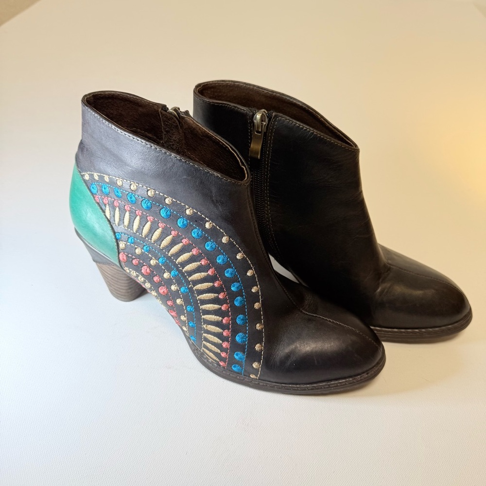 L'Artiste by Spring Step Embroidered Leather Ankle Boots - Black Multi - Sz 39